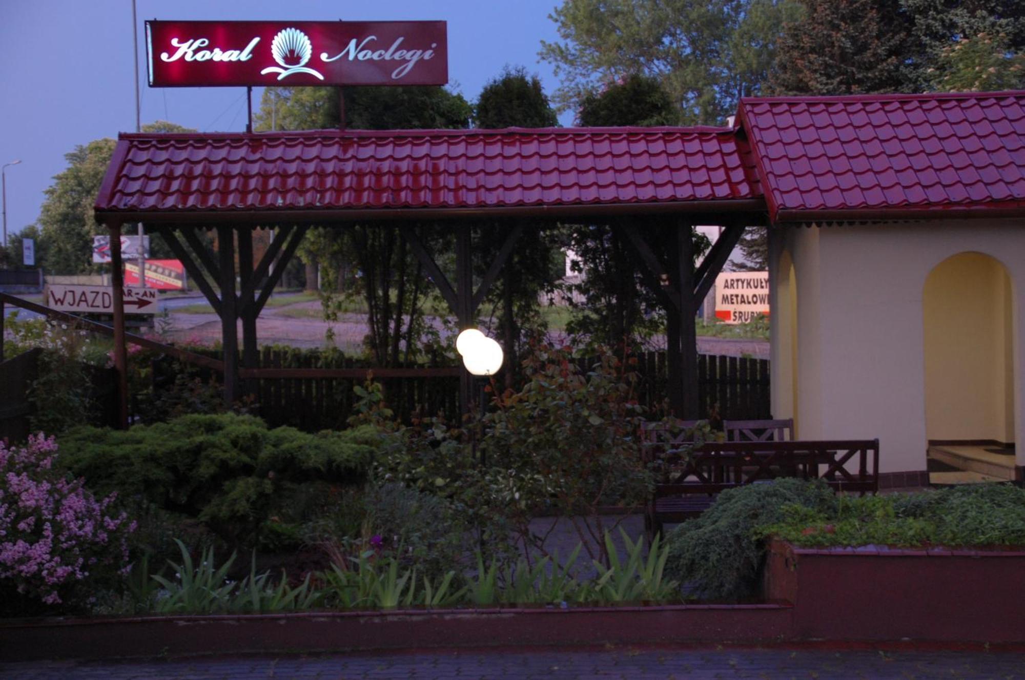 Koral Bed and Breakfast Koszalin Exteriör bild